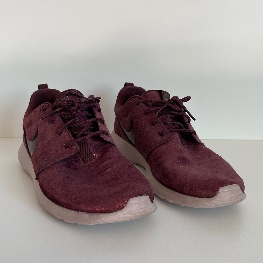 Nike Women’s Roshe One Sneakers